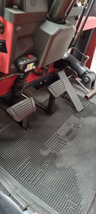 Empilhador Nissan  a gás 1500kg