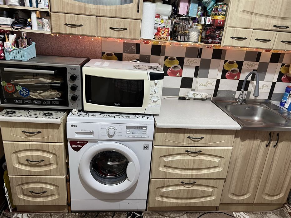 Продається кімната в гуртожитку.