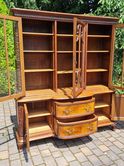 secesyjna Biblioteka Witryna Biblioteczka