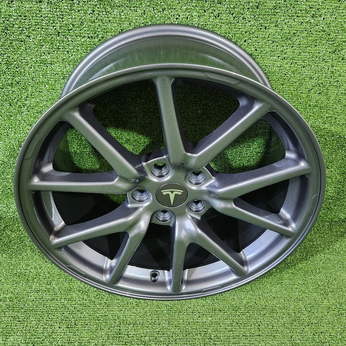 диски R18 5x114.3 DIA 64.1  Tesla Model 3 Model Y DT02