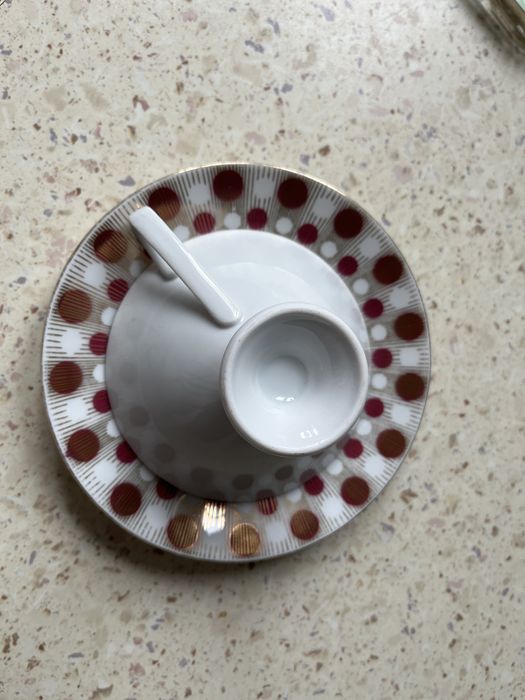 Filiżanka ze spodkiem plus gratis
