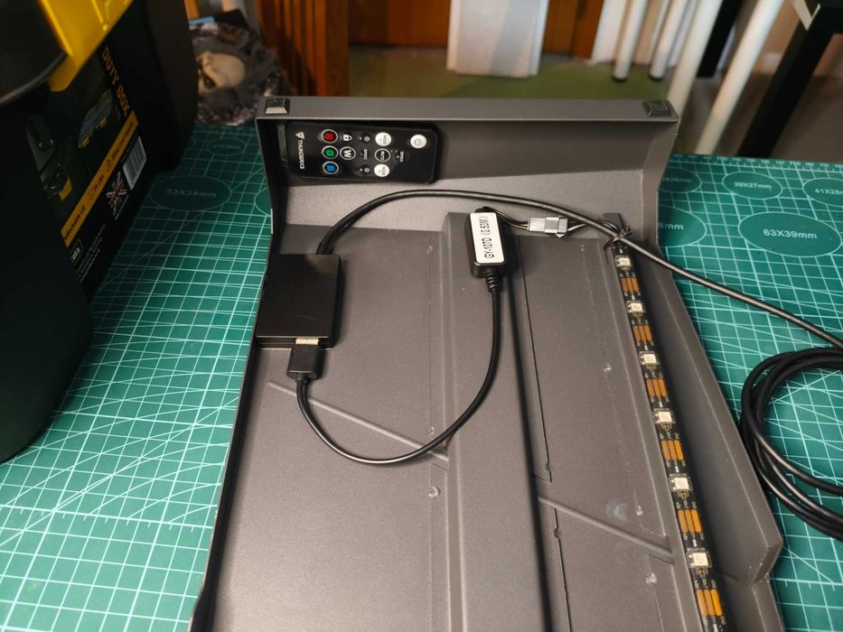 Base para ecrã PC com leds e 3 portas usb