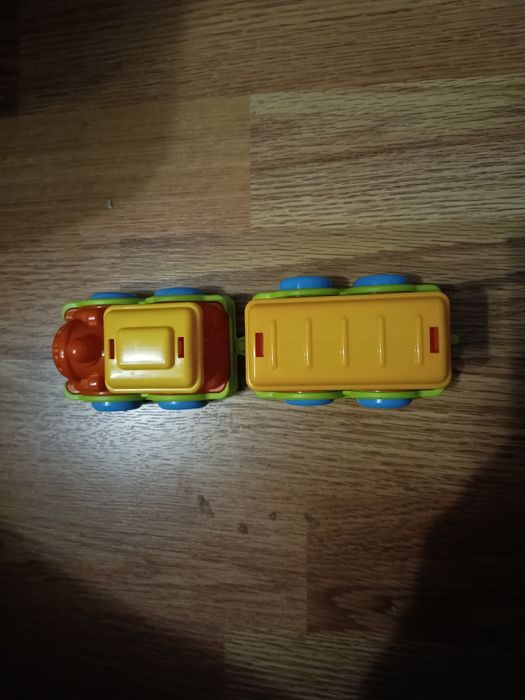 Игрушка Паровозик и вагончик,пласмассовый