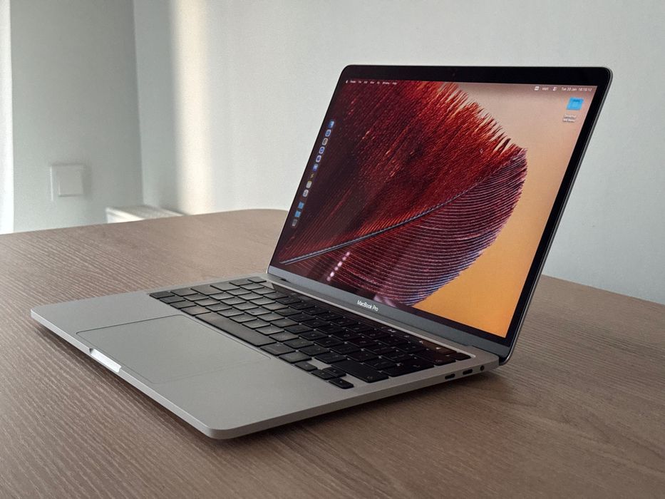 Macbook Pro 13 2020 Intel i7 32GB 2TB 4 x Thunderbolt FAKTURA