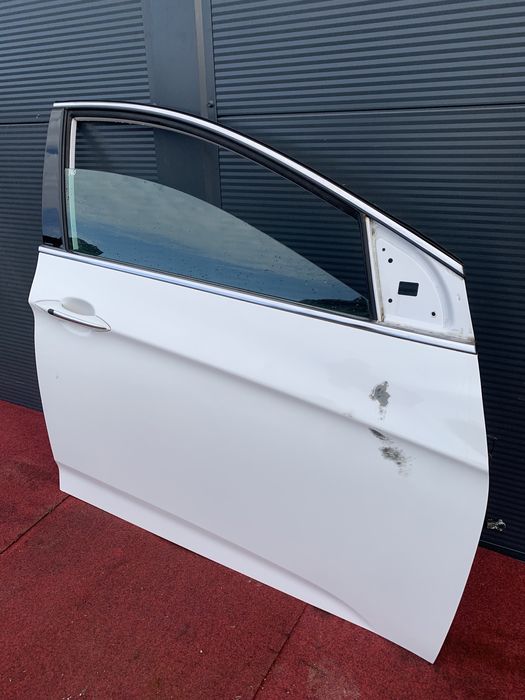 Hyundai I40 drzwi prawe przednie prawy przód białe