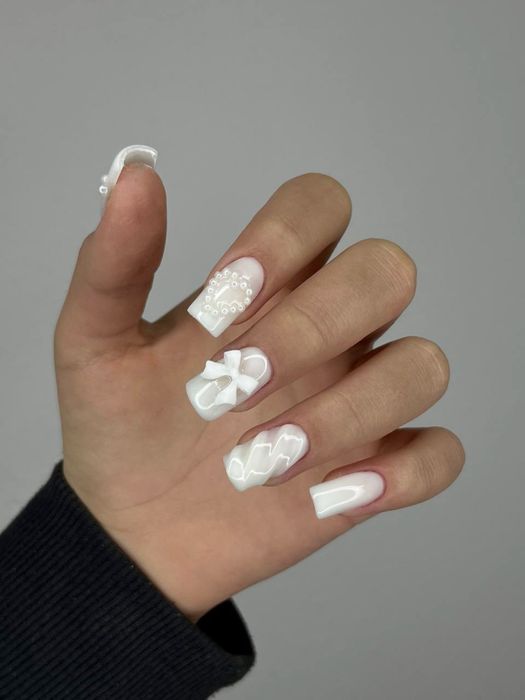 Манікюр з покриттям гель-лак 800грн Нарошування 1200грн