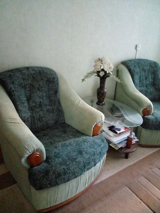 Продається диван і 2 кресла