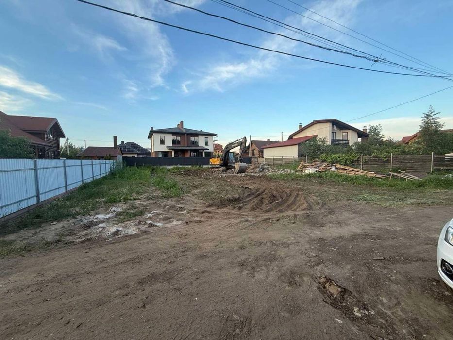 Продаж ділянки під будівництво  в Брюховичах