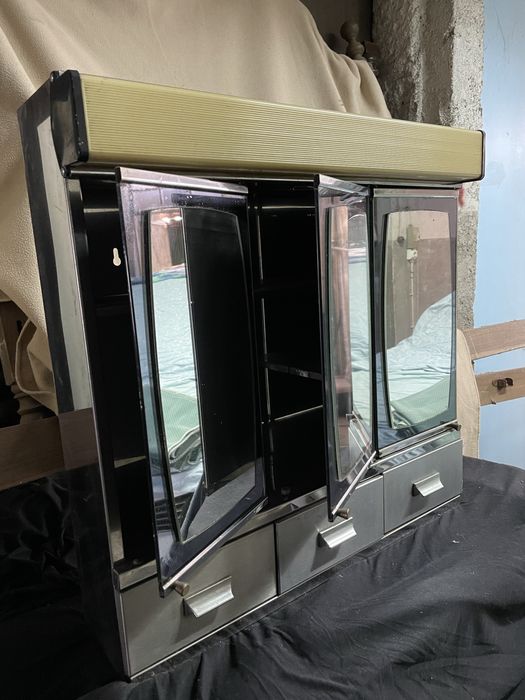 Armário de casa de banho