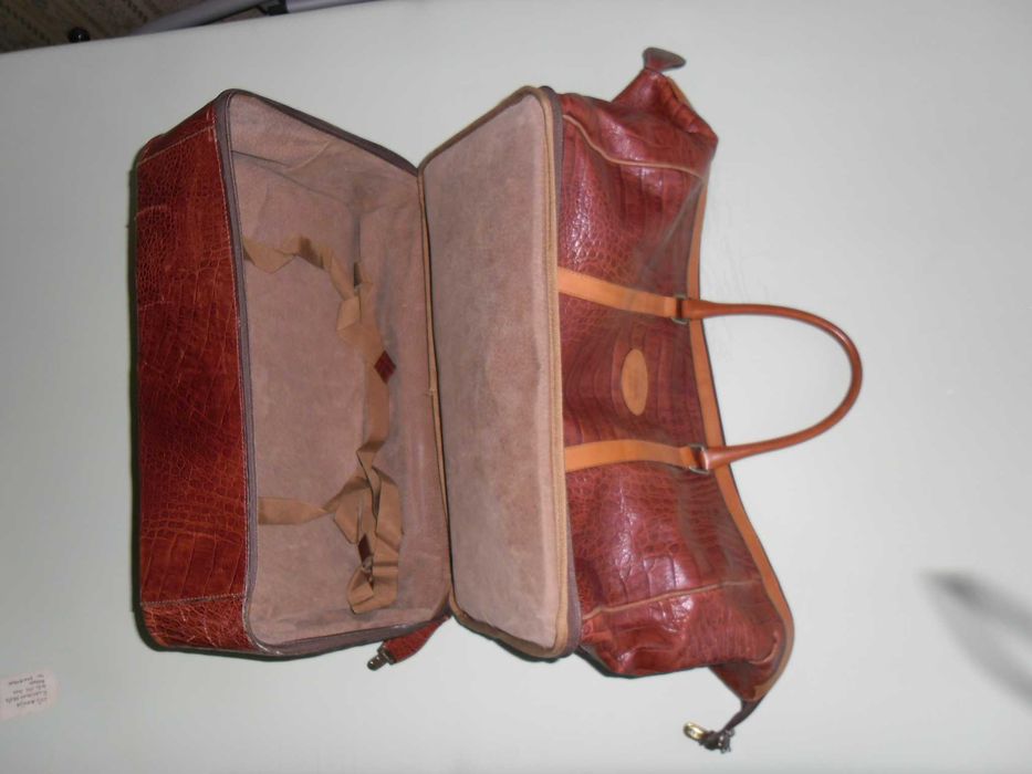 Saco viagem em pele - BOM ESTADO