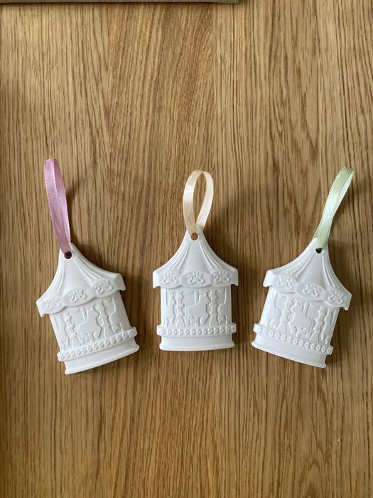 Peças em gesso para lembranças batizado, comunhão e casamento