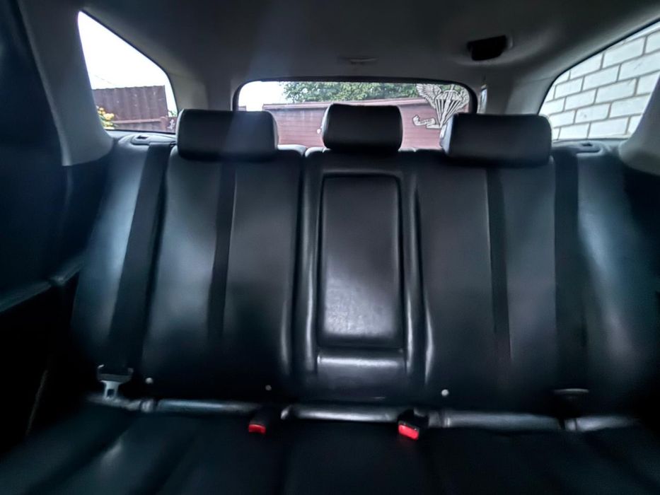 Продам мазду.           Срочно