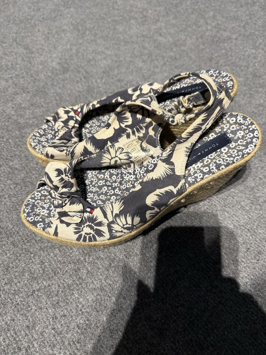 Sandały na konturnie Tommy Hilfiger roz 39 dl wk 25cm