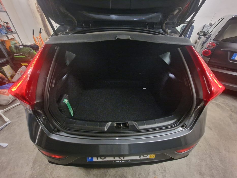 Volvo V40 Momentum 2013