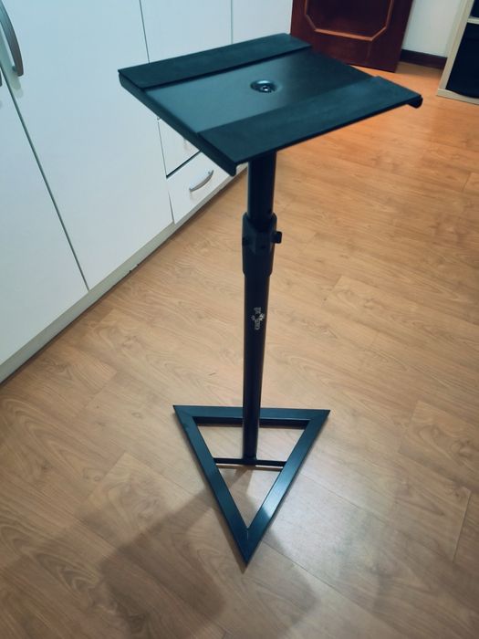 Tripé para monitor culonas estudio