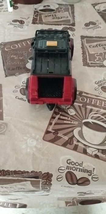 Машинка джип музична