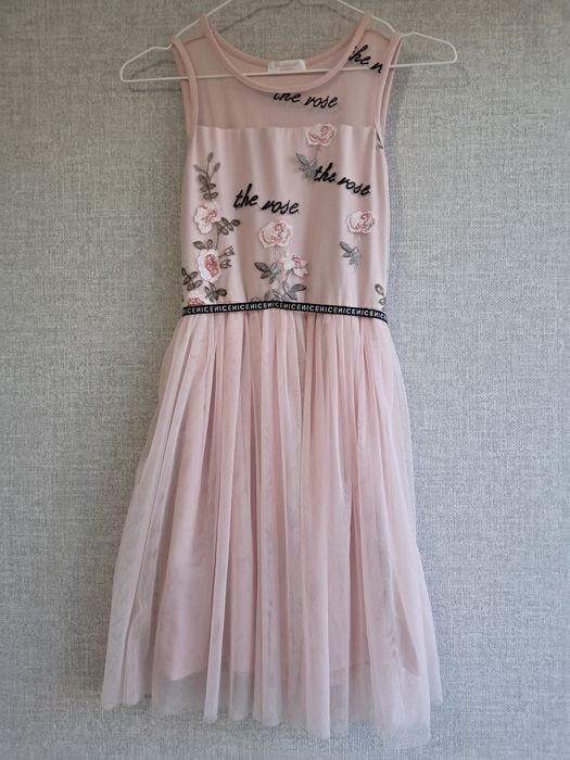 Святкова ніжно- рожева сукня