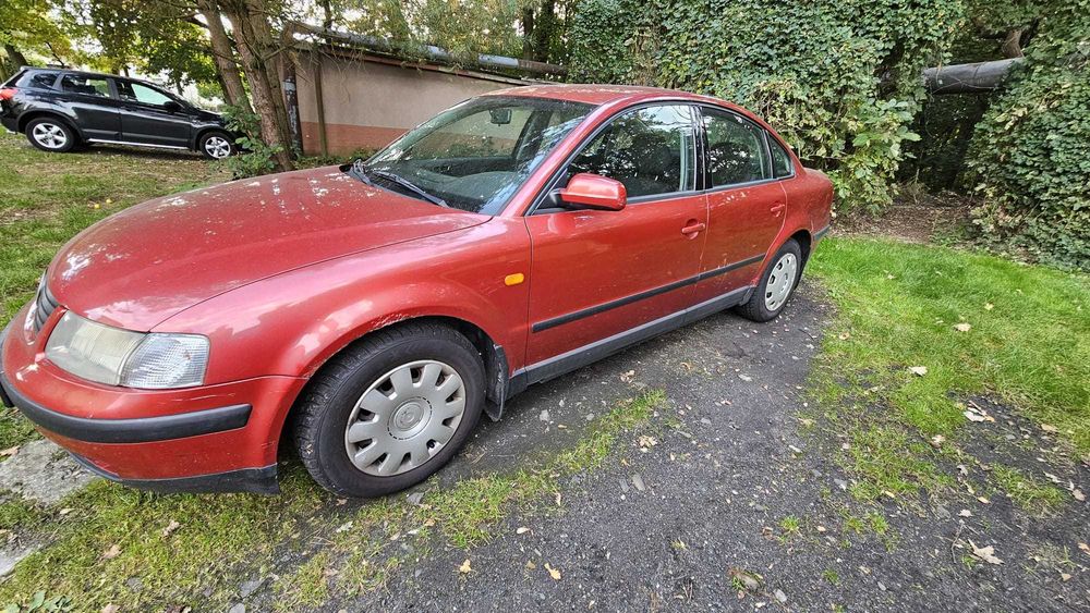 VW Passat 1.6 benzyna 1998 r.