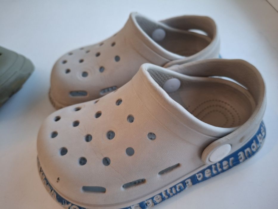 Крокси,  гумові чобітки дитячі  2 пари б/у