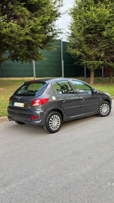 Peugeot 206+ | 168mil KM | 2011 1.1 Gasolina