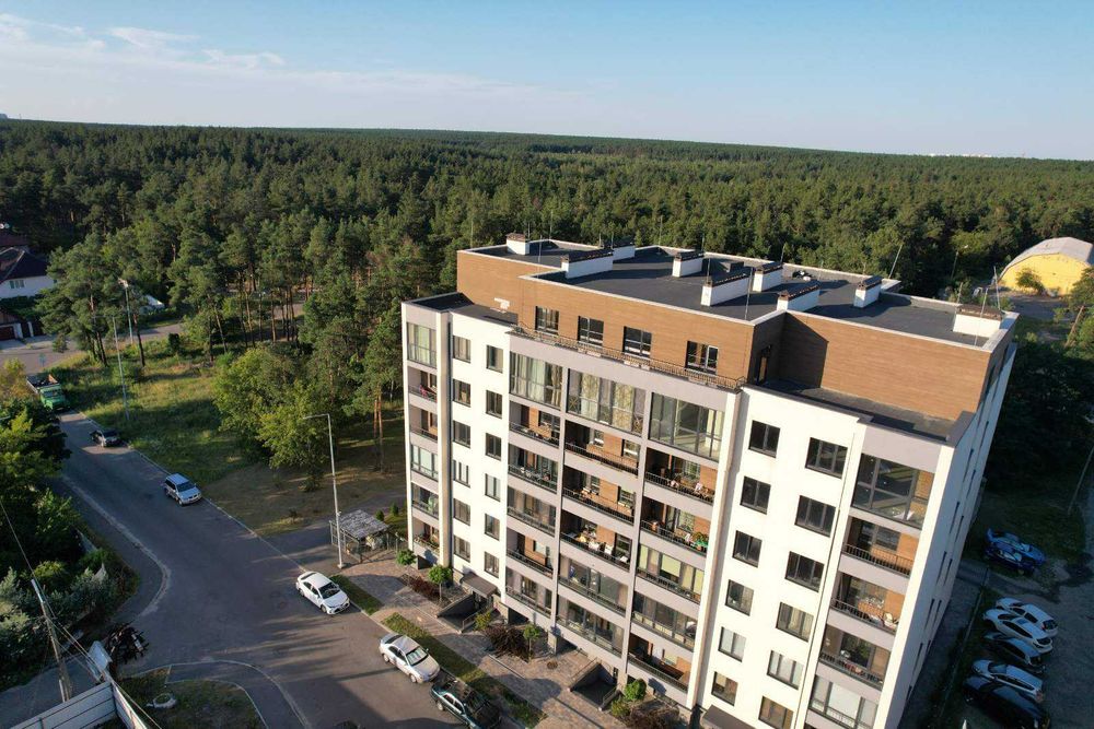 Продам  квартиру 66м.кв Киев метро Лесная Быковня Броварской прп