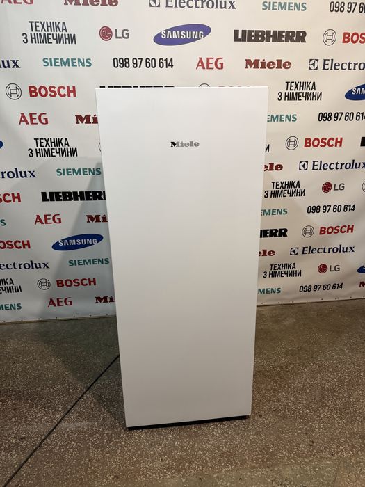 Морозильна камера Miele FN 4322 C з Німеччини