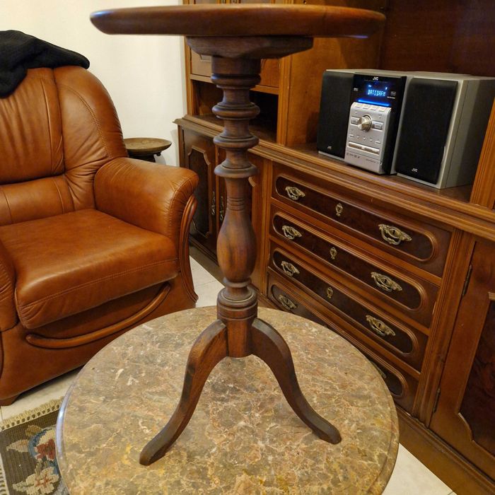 Mesa pedestal clássica em madeira maciça (mesa de apoio / mesa de chá)