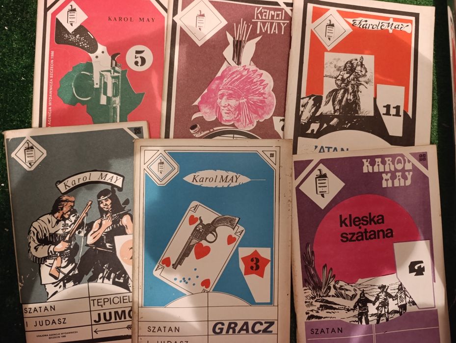 Zestaw egzemplarze z serii "Szatan i Judasz" autorstwa Karol May