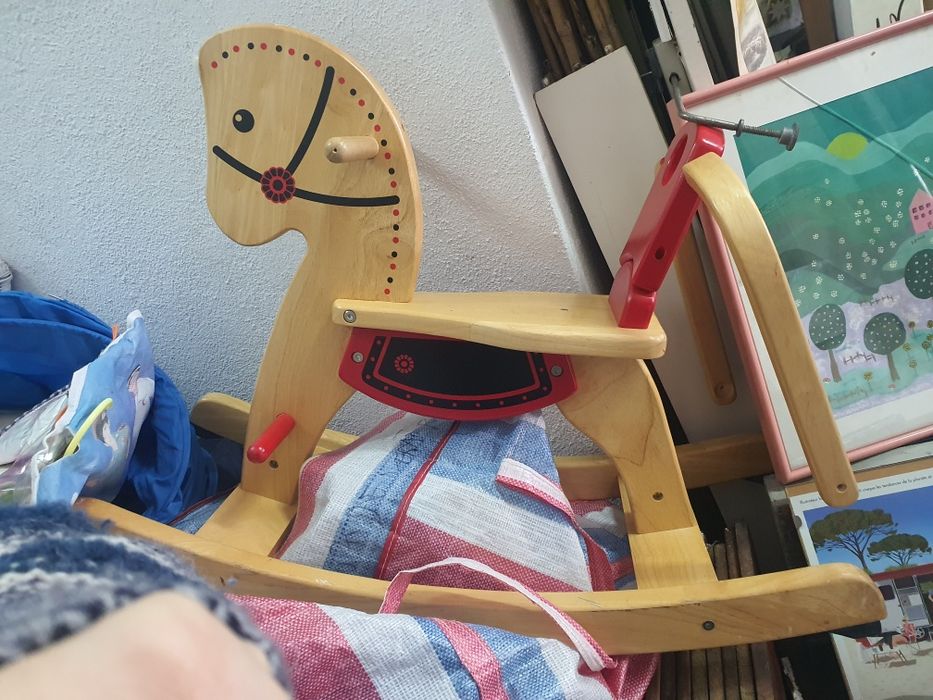 Cavalinho d baloiço em madeira