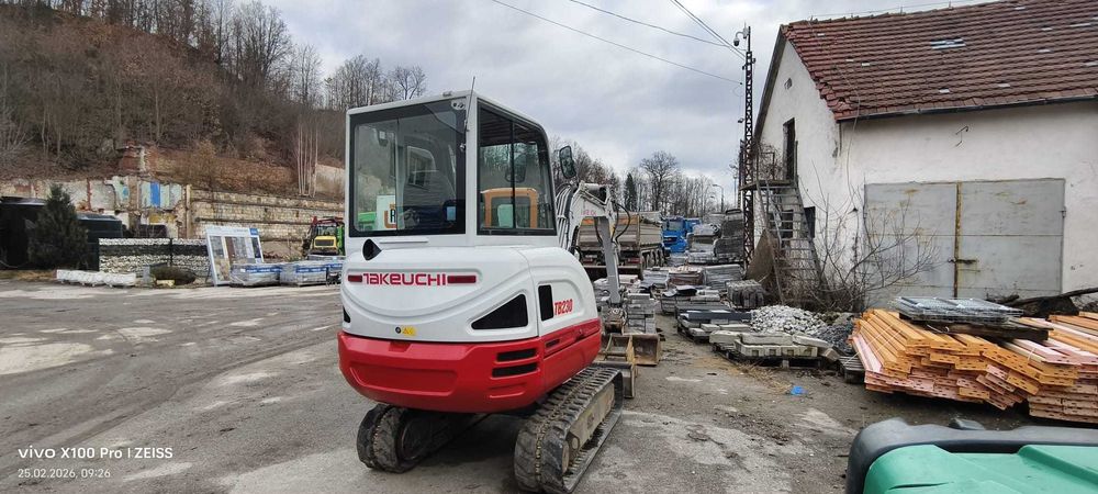 Sprzedam TAKEUCHI TB230