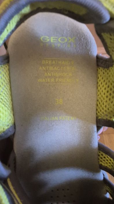 Босоніжки Geox для хлопця 38р.