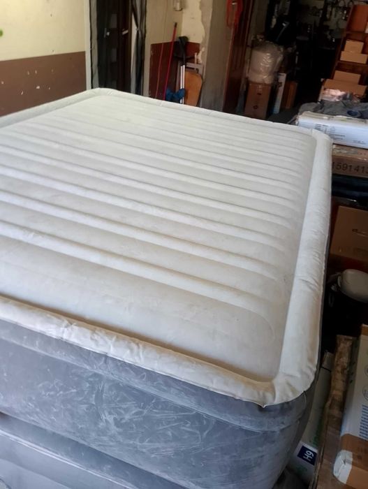 Materac z pompką elektryczną 200x150