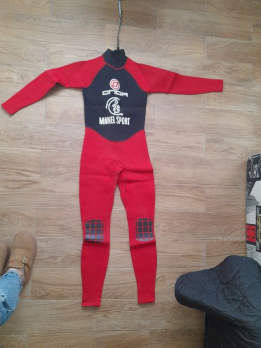 Red Surf Suit64861267072129121