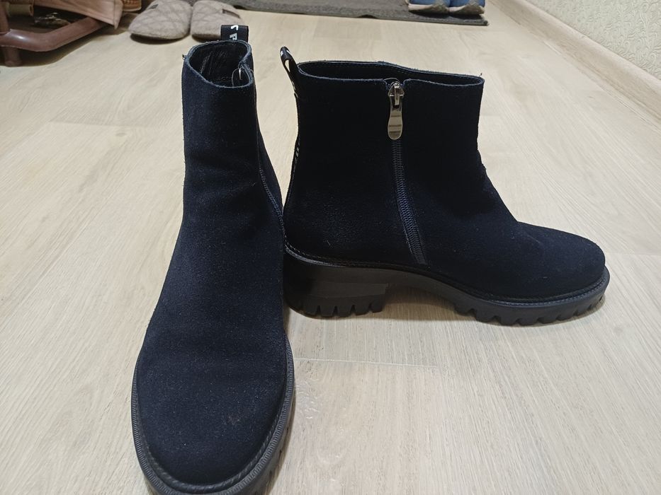 Продам черевики б/у