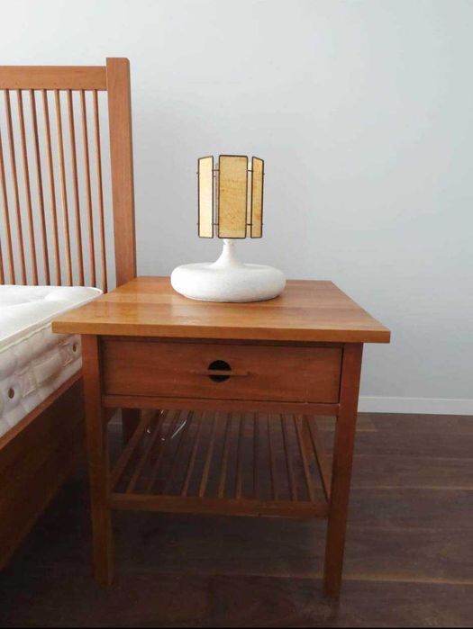 Conjunto de mobília para quarto- Cama, Mesas Apoio e de Cabeceira e Colchão