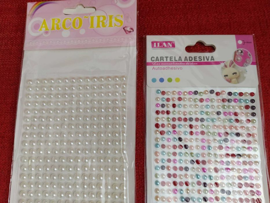 Conk. 2 embalagens de pérolas adesivas 6mm p/atividades