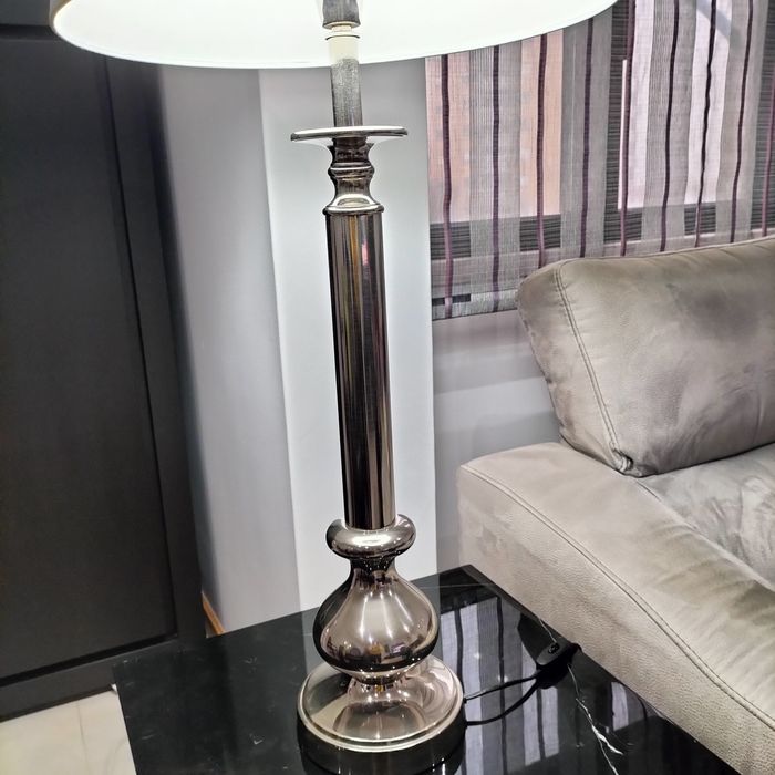 Candeeiro alto metal 96 cm altura. Impecável, como novo.