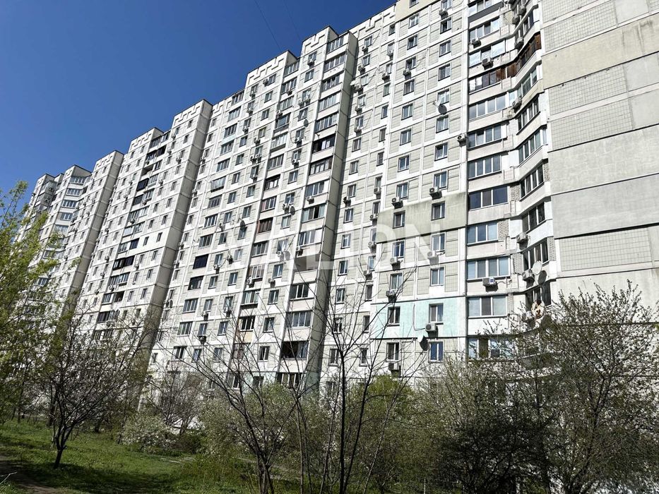 Без% Продаж великої квартири 110м2  Позняки Дарницький район, проспект Петра Григоренка 1а