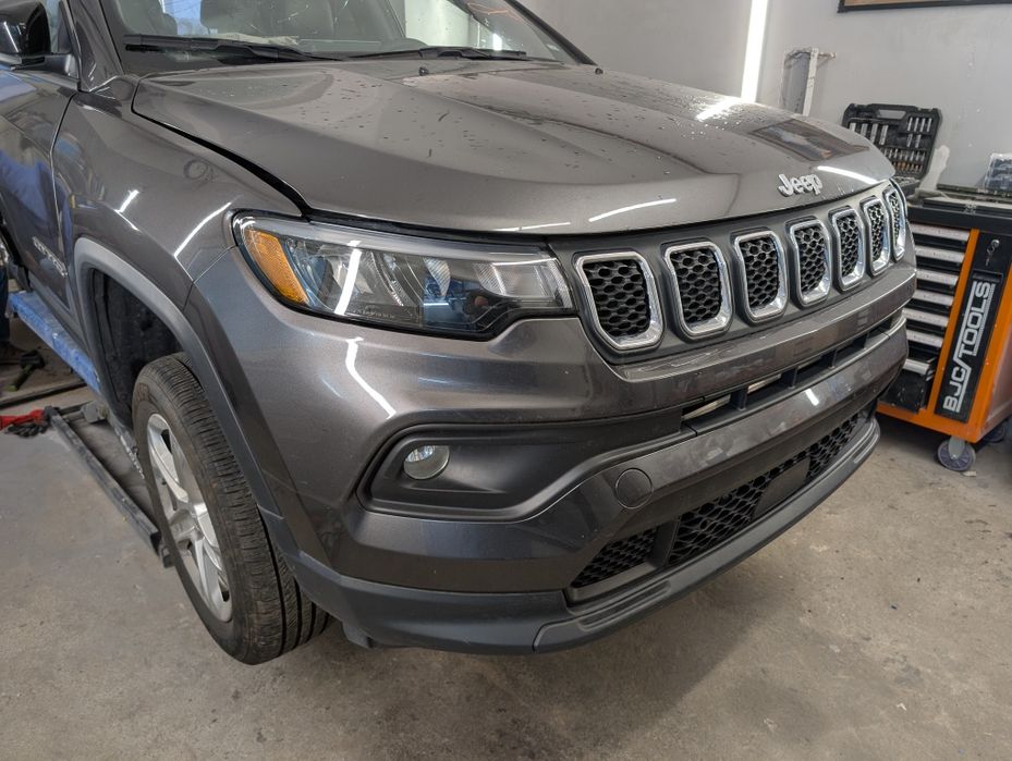 Silnik skrzynia maska błotnik kolor Pau compass 2.0t 2024r