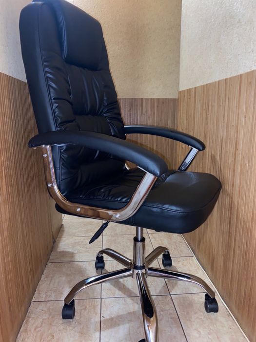 Офисное кресло руководительское диван шкаф  комод лофт стол стул