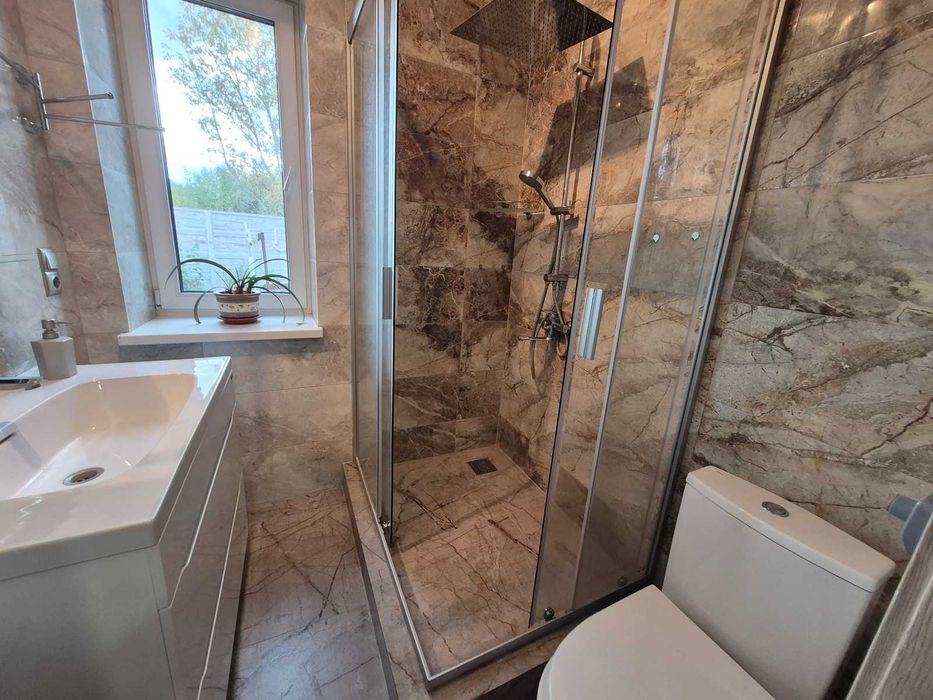 Двоповерховий будинок з ремонтом на Вінницьких Хуторах