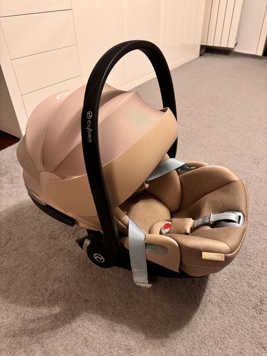 Cybex Cloud T i-Size Cozy Beige + isofix + adaptadores Melio