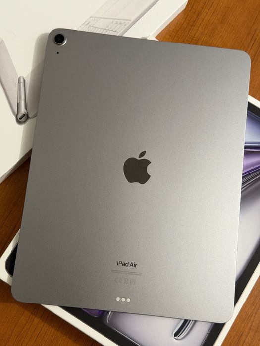 iPad Air 13” M2 128GB + Magic Keyboard + Apple Pencil Pro