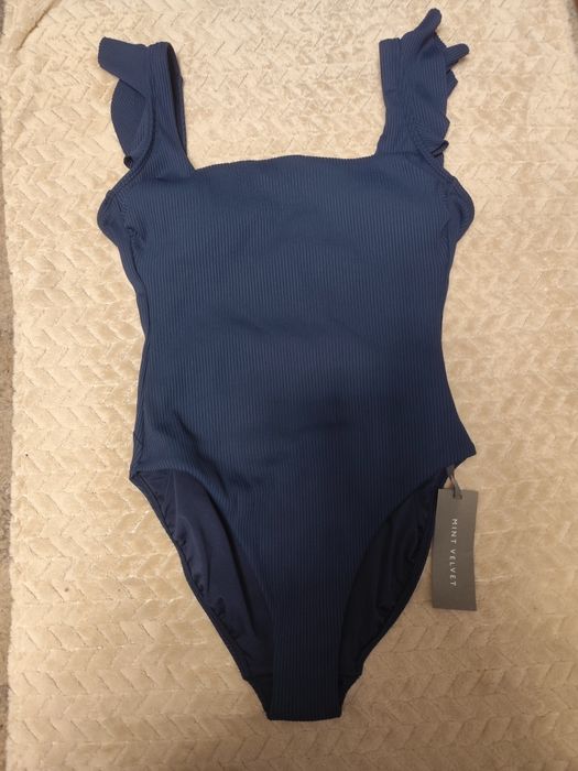 Nowy minimalistyczny strój kąpielowy r. 40 Mint Velvet