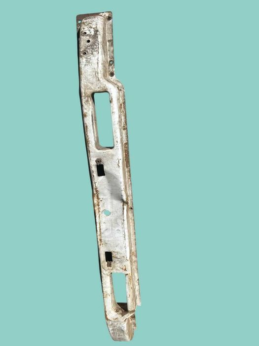 Усилитель бампера Мерседес Вито 638 *норм-сост /б-у/