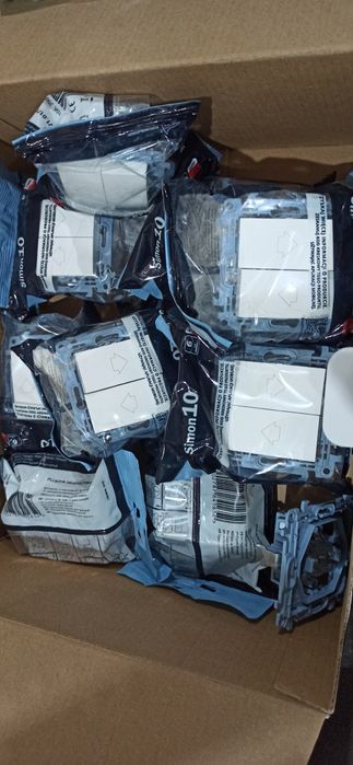 Włącznik/przycisk żaluzjowy SIMON 10