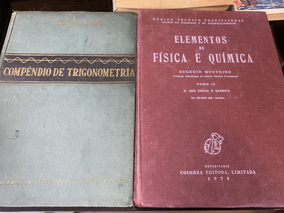 Livros escola antigos