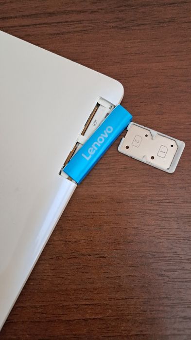 Планшет LENOVO TAB3 850M