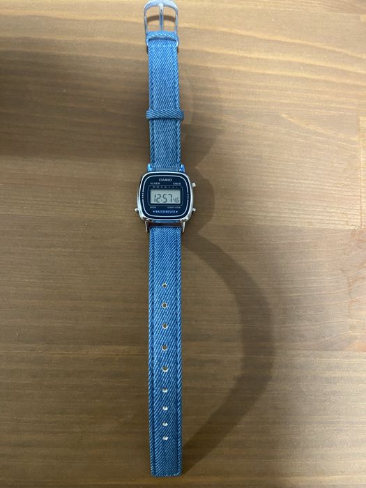 Casio LA670WE como novo