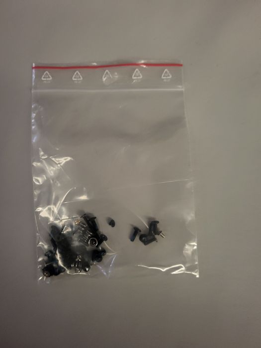 Sprzedam zestaw śrubek do laptopa Lenovo G550